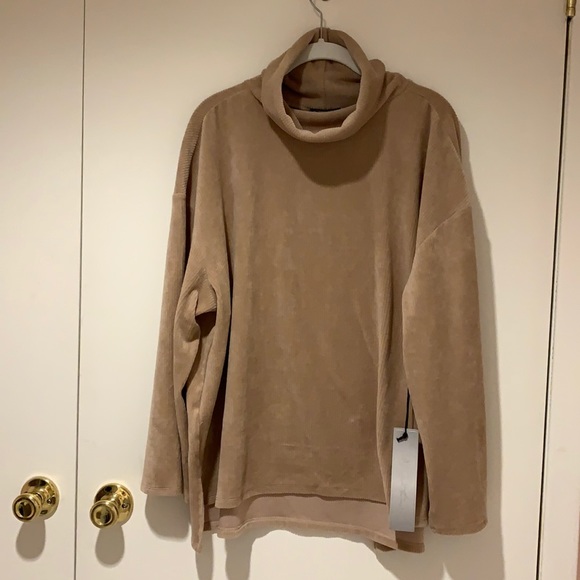 DG Downtime turtleneck sweater. - Picture 2 of 5